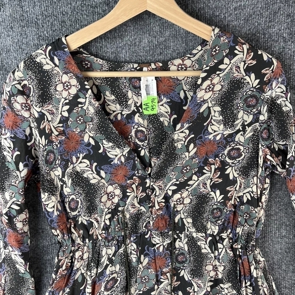Free People Top Blouse Womens Extra Small Tasseled Pockets Floral Lightweight - Picture 3 of 5